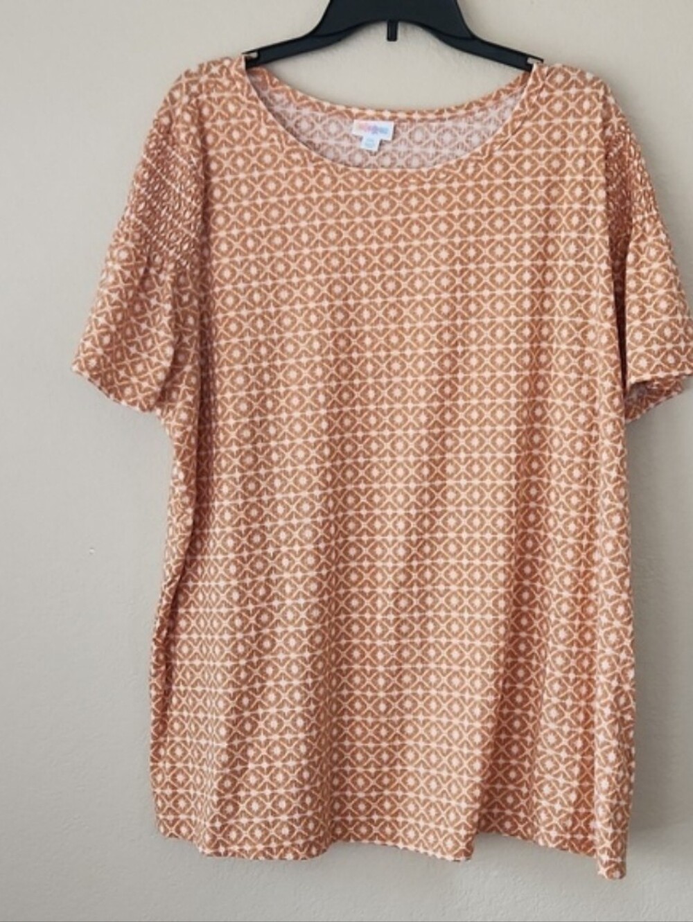 LuLaRoe 2XL Orange Geometric Print Flutter Sleeve Tunic Top Plus Size